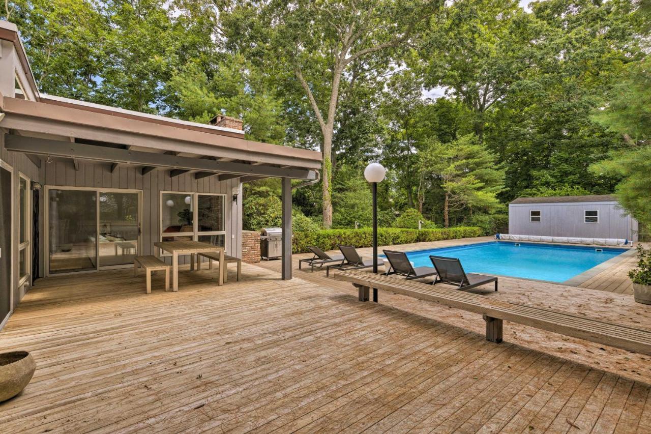 Modern Hampton Bays Home With Outdoor Pool! Exterior photo