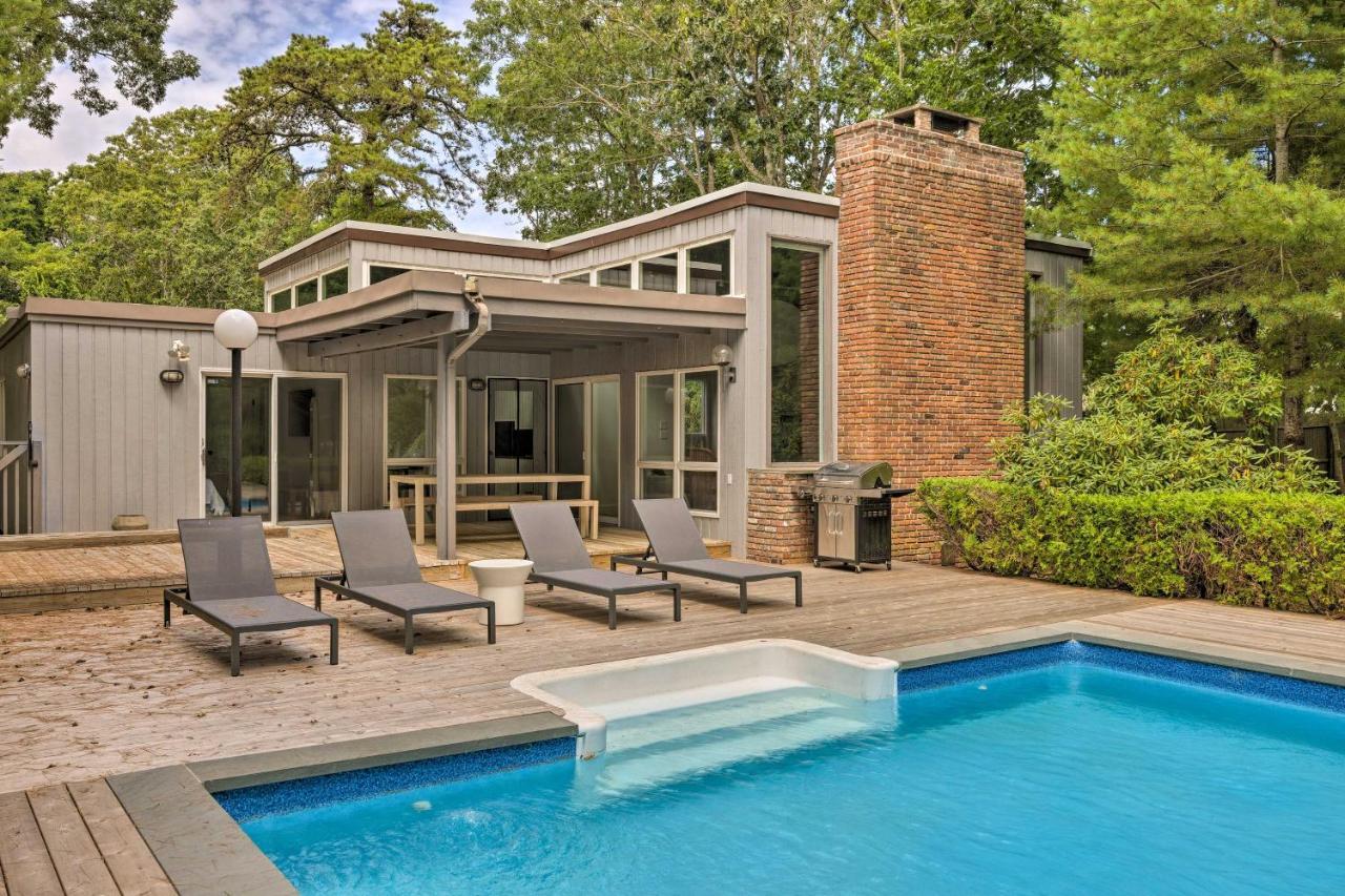 Modern Hampton Bays Home With Outdoor Pool! Exterior photo